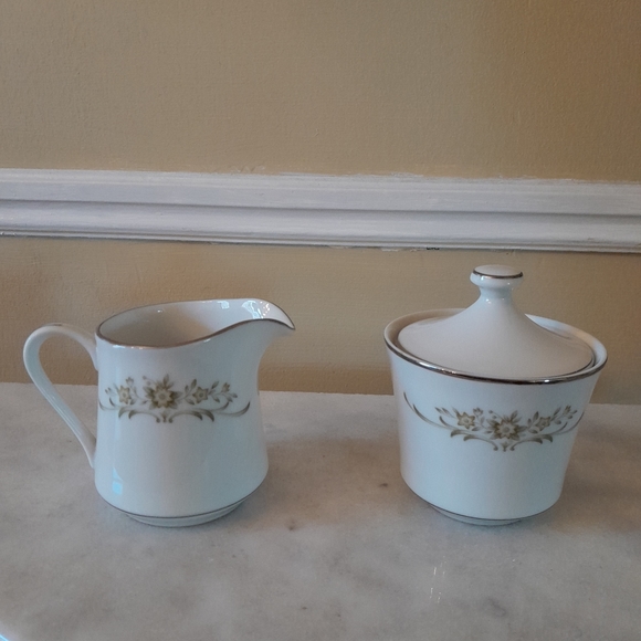 Fine China Royal Court Japan Creamer & Sugar EUC - Picture 2 of 4
